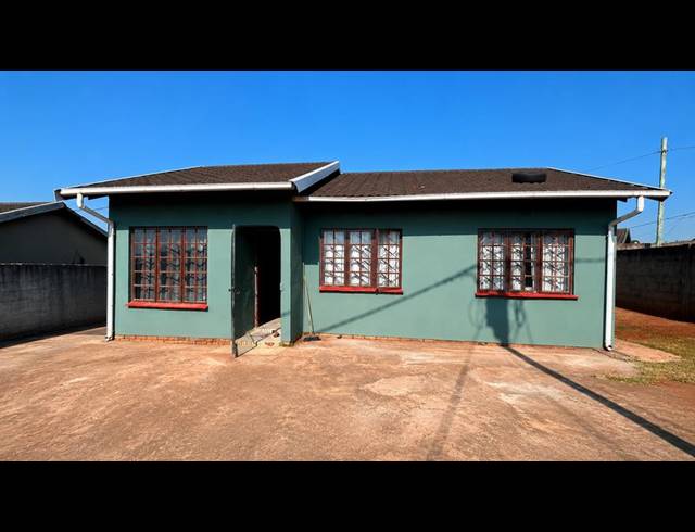 3 BEDROOM HOUSE FOR SALE IN UMHLATHUZE